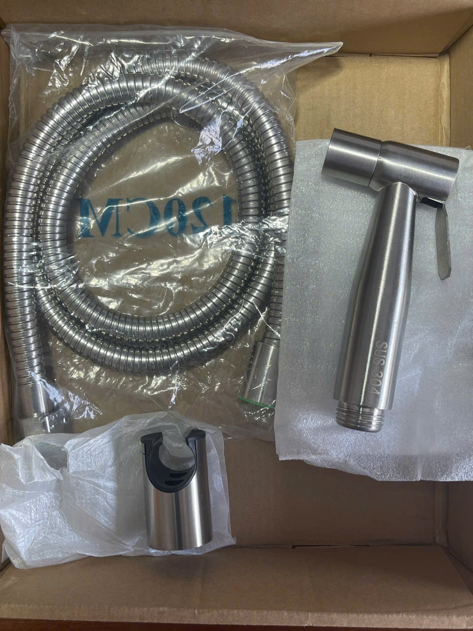 z6932403502696_a42da224deea740b75b81c2b584eab96